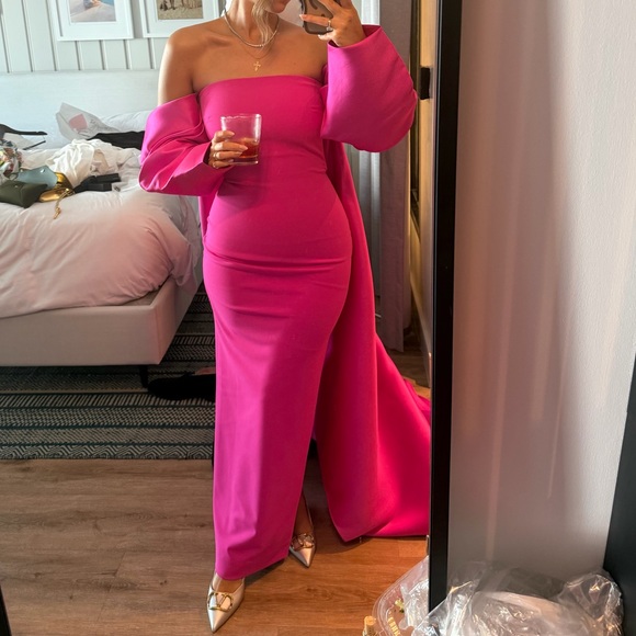 Solace London Dresses & Skirts - Solace London Pink Off-Shoulder Wedding Dress